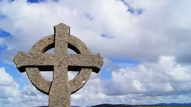 celtic-cross-ireland-donegal-church