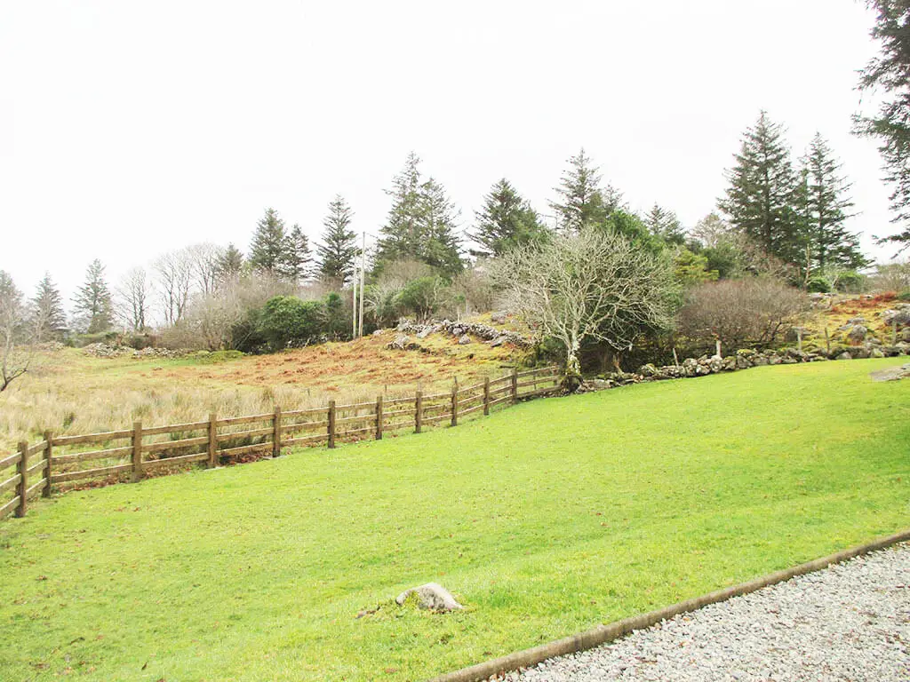 outdoors-grass-fence-trees-rock-area-nature-donegal-ireland-holiday-vacation